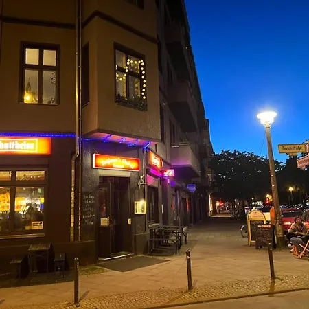 Stylish 2-Room Apartment With Balcony Next To East Side Gallery Berlin Eksteriør billede