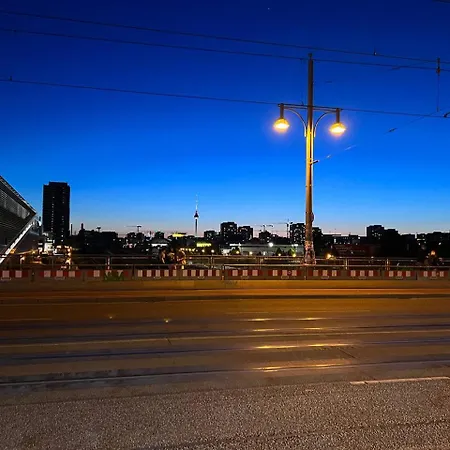 Stylish 2-Room Apartment With Balcony Next To East Side Gallery Berlin Eksteriør billede