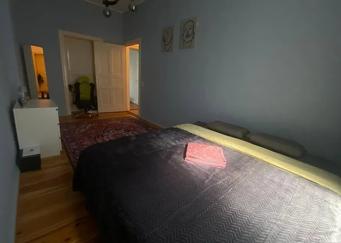 Stylish 2-Room Apartment With Balcony Next To East Side Gallery