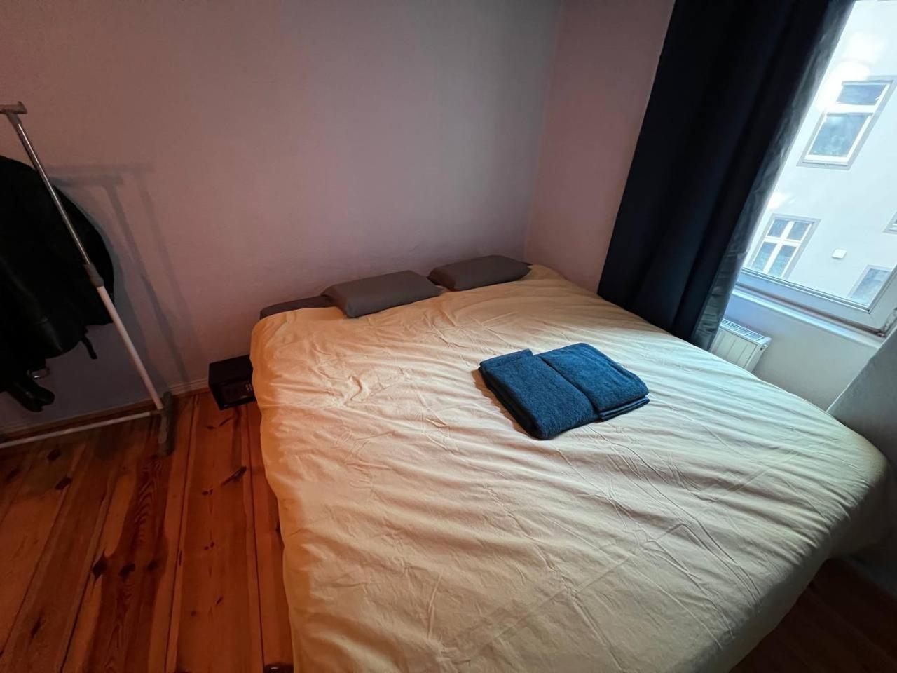 Stylish 2-room With Balcony Next To East Side Gallery Apartment