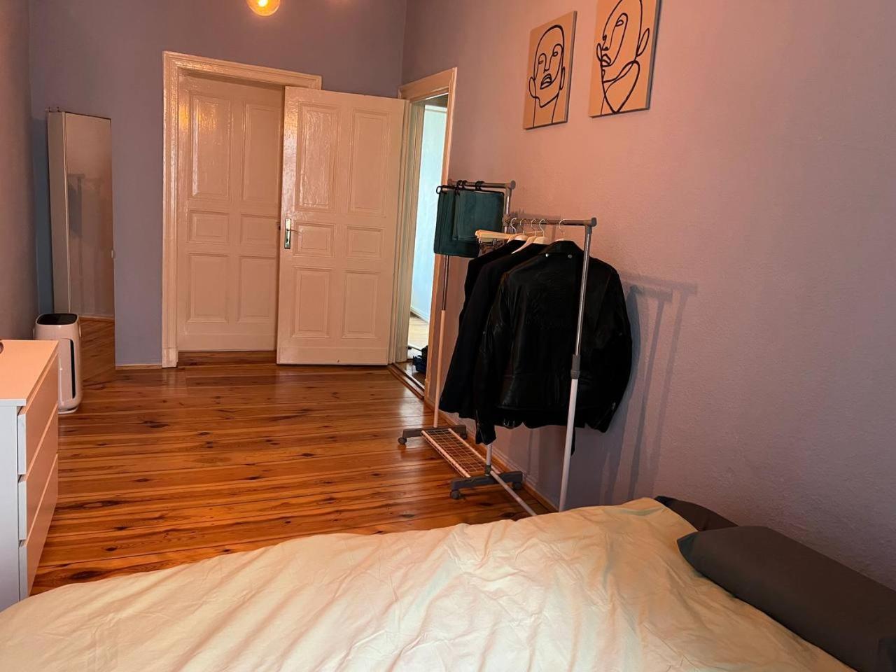 Stylish 2-room With Balcony Next To East Side Gallery