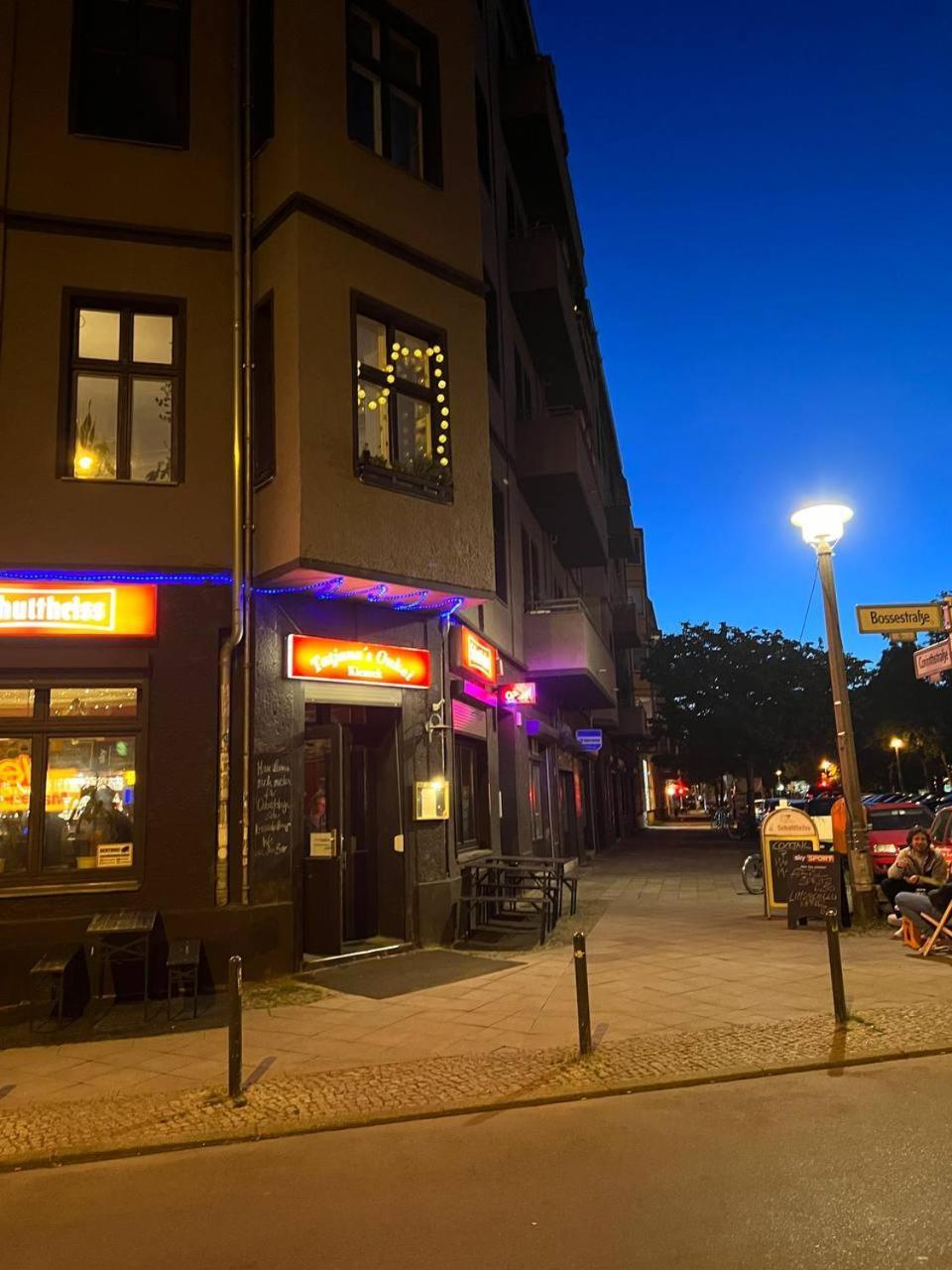 Stylish 2-room With Balcony Next To East Side Gallery * Berlin